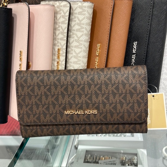 MICHAEL KORS JET SET TRV LARGE TRIFOLD Brown - Picture 15 of 16